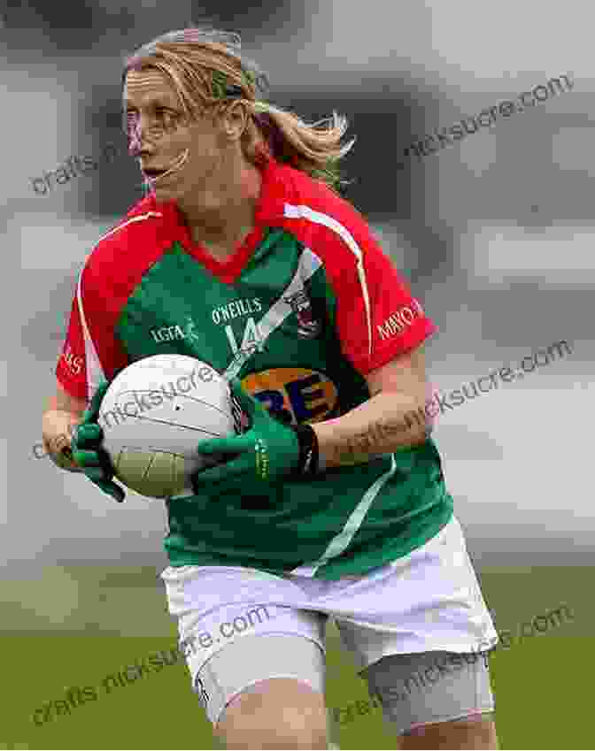 Cora Staunton In Her Early Playing Days For Carnacon Cora Staunton: Great Irish Sports Stars (Sports Heroes 2)